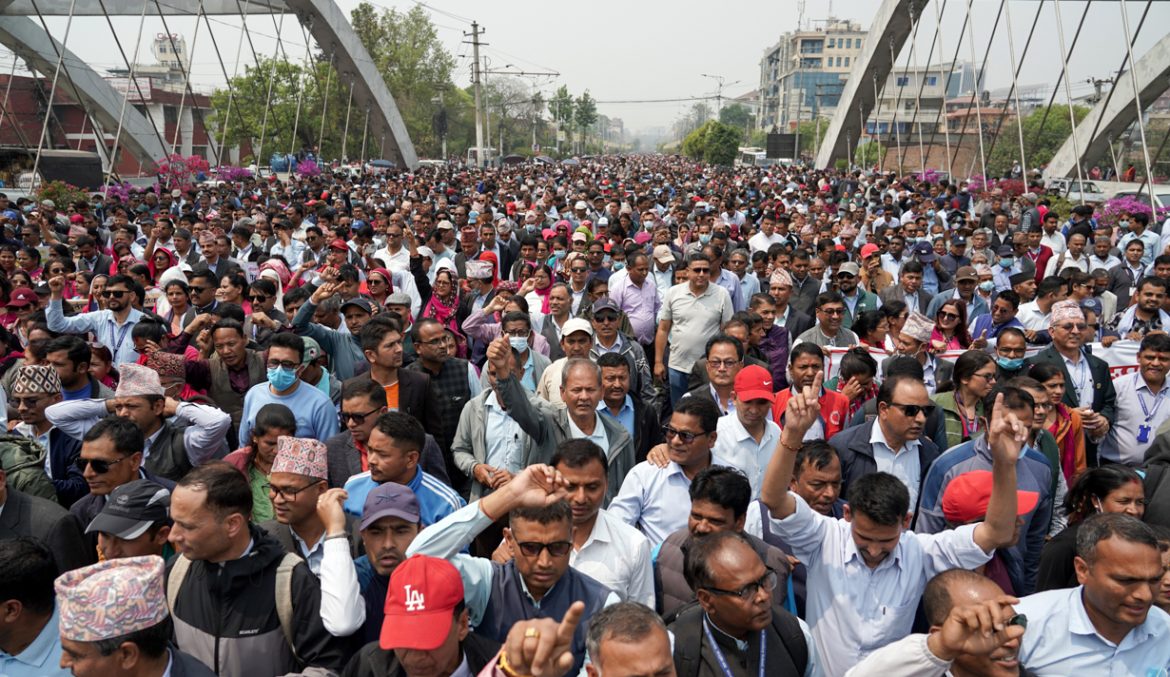 teacher aandolan2025-04-03-14-06-12